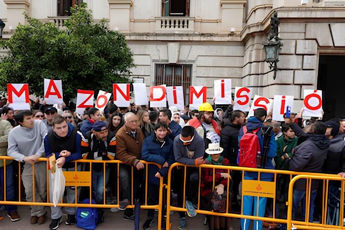 A Crise Política e Social na Espanha: Manifestações, Polêmicas e o Futuro da Gestão Pública 3 A Crise Política e Social na Espanha: Manifestações, Polêmicas e o Futuro da Gestão Pública A Crise Pol tica e Social na Espanha Manifesta es Pol micas e o Futuro da Gest o P blica A Crise Política e Social na Espanha: Manifestações, Polêmicas e o Futuro da Gestão Pública
