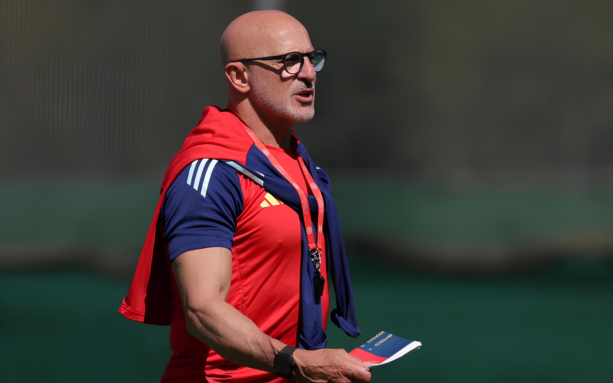 A Nova Era da Fúria: Como Raul Asencio e Luis de la Fuente Estão Redefinindo a Espanha no Futebol Internacional 3 A Nova Era da Fúria: Como Raul Asencio e Luis de la Fuente Estão Redefinindo a Espanha no Futebol Internacional A Nova Era da F ria Como Raul Asencio e Luis de la Fuente Est o Redefinindo a Espanha no Futebol Internacional scaled A Nova Era da Fúria: Como Raul Asencio e Luis de la Fuente Estão Redefinindo a Espanha no Futebol Internacional