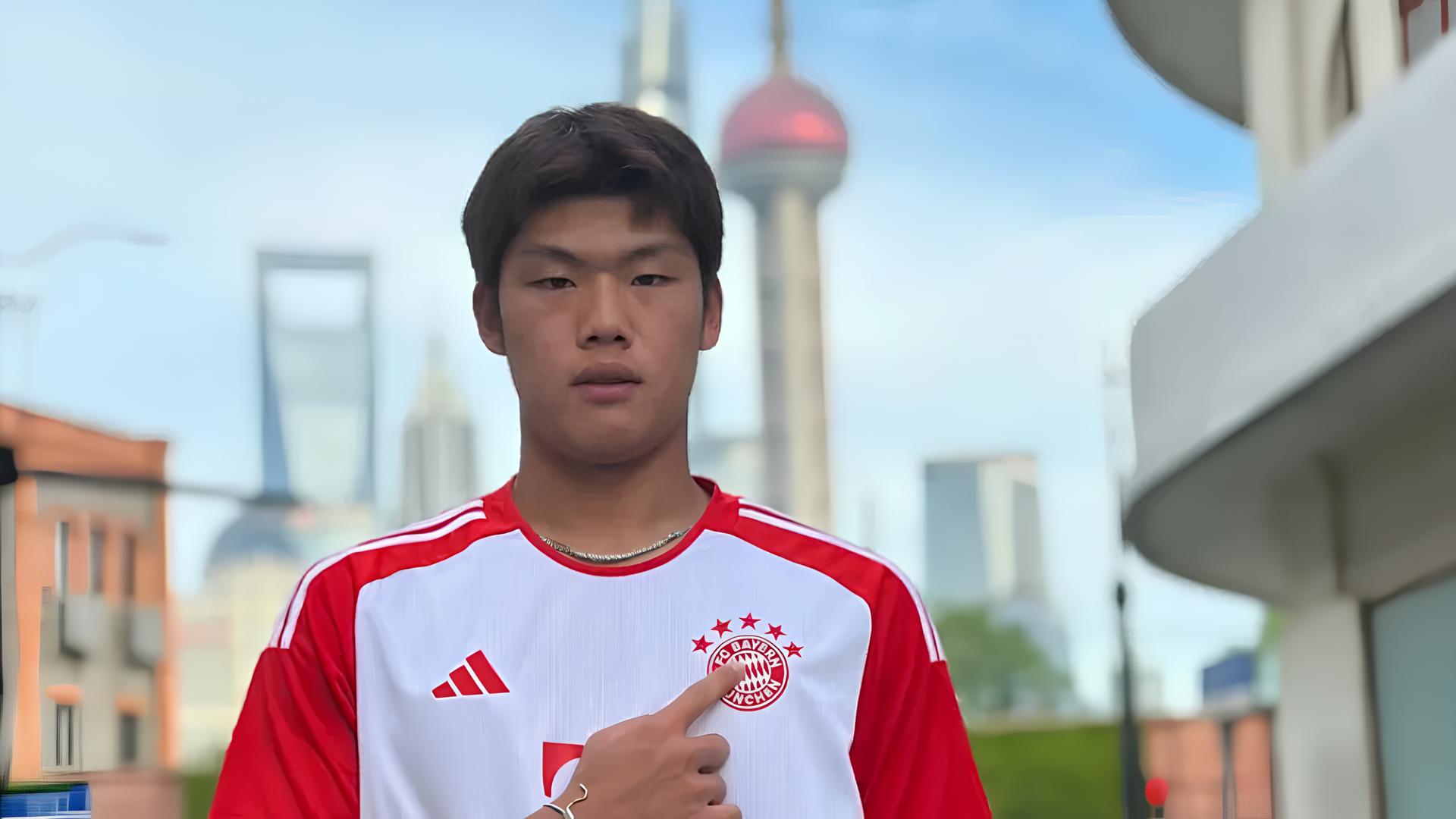A Trágica História de Guo Jiaxuan: O Jovem Defesa Chinês Que Sonhava com o Bayern Munique 3 A Trágica História de Guo Jiaxuan: O Jovem Defesa Chinês Que Sonhava com o Bayern Munique A Trágica História de Guo Jiaxuan: O Jovem Defesa Chinês Que Sonhava com o Bayern Munique