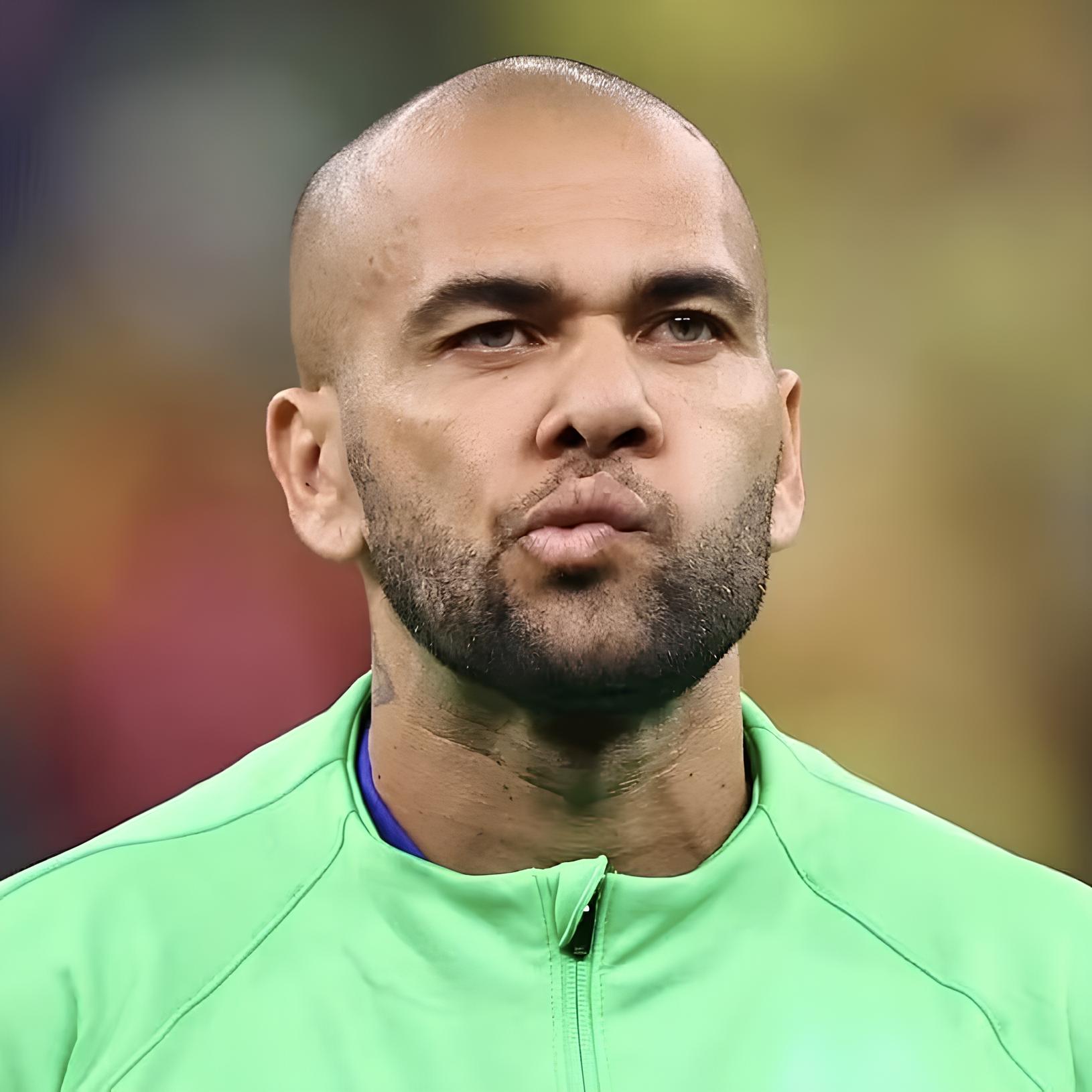 A Virada de Daniel Alves: Justiça Espanhola Absolve Ex-Jogador em Caso de Estupro – O Que Isso Revela Sobre o Sistema Judiciário e a Vida Pessoal de Um Ícone do Futebol? 3 A Virada de Daniel Alves: Justiça Espanhola Absolve Ex-Jogador em Caso de Estupro – O Que Isso Revela Sobre o Sistema Judiciário e a Vida Pessoal de Um Ícone do Futebol? A Virada de Daniel Alves: Justiça Espanhola Absolve Ex-Jogador em Caso de Estupro – O Que Isso Revela Sobre o Sistema Judiciário e a Vida Pessoal de Um Ícone do Futebol?