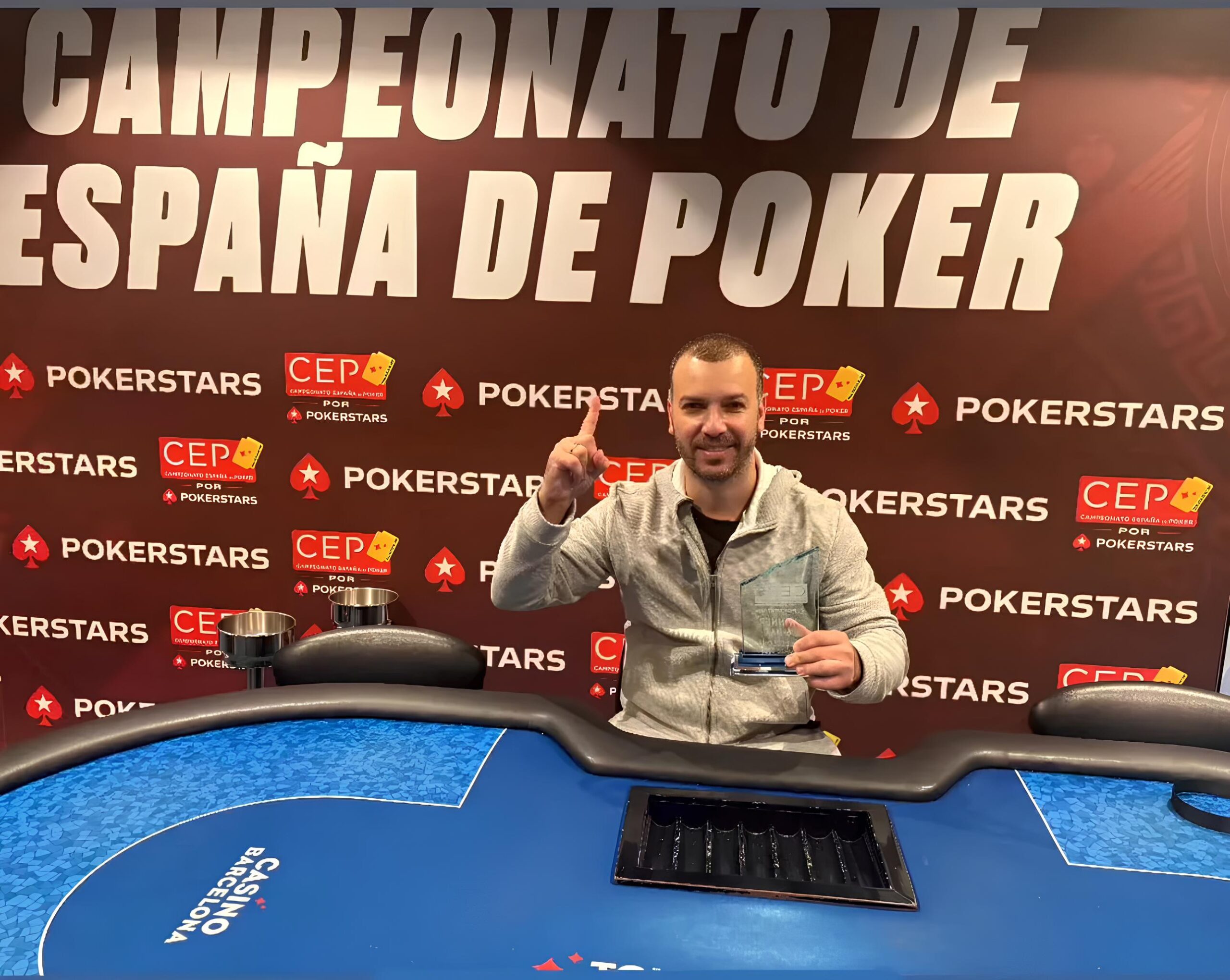Anderson Fernandes: A Estrela Que Surgiu no Cenário Internacional de Poker 3 Anderson Fernandes: A Estrela Que Surgiu no Cenário Internacional de Poker Anderson Fernandes A Estrela Que Surgiu no Cen rio Internacional de Poker scaled Anderson Fernandes: A Estrela Que Surgiu no Cenário Internacional de Poker