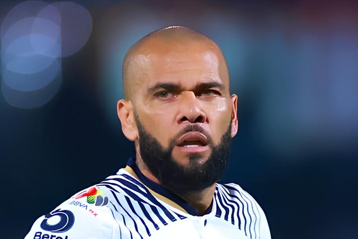 Daniel Alves: A Reviravolta que Sacudiu o Futebol e a Justiça – Entenda o Caso que Dividiu Opiniões 3 Daniel Alves: A Reviravolta que Sacudiu o Futebol e a Justiça – Entenda o Caso que Dividiu Opiniões Daniel Alves A Reviravolta que Sacudiu o Futebol e a Justi a Entenda o Caso que Dividiu Opini es Daniel Alves: A Reviravolta que Sacudiu o Futebol e a Justiça – Entenda o Caso que Dividiu Opiniões