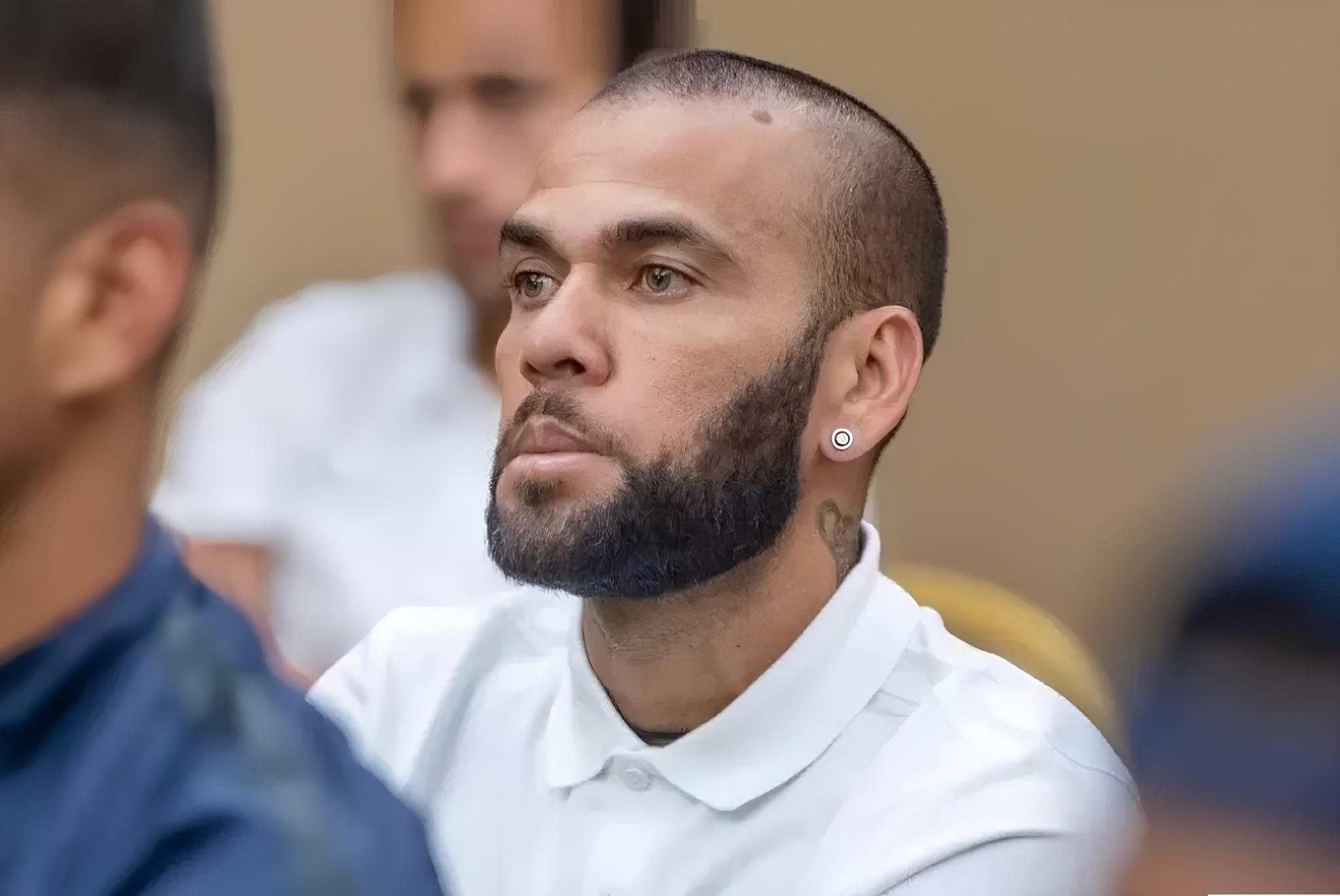 Daniel Alves Absolvido: A Virada de um Caso que Paralisou o Mundo do Esporte 3 Daniel Alves Absolvido: A Virada de um Caso que Paralisou o Mundo do Esporte Daniel Alves Absolvido A Virada de um Caso que Paralisou o Mundo do Esporte Daniel Alves Absolvido: A Virada de um Caso que Paralisou o Mundo do Esporte