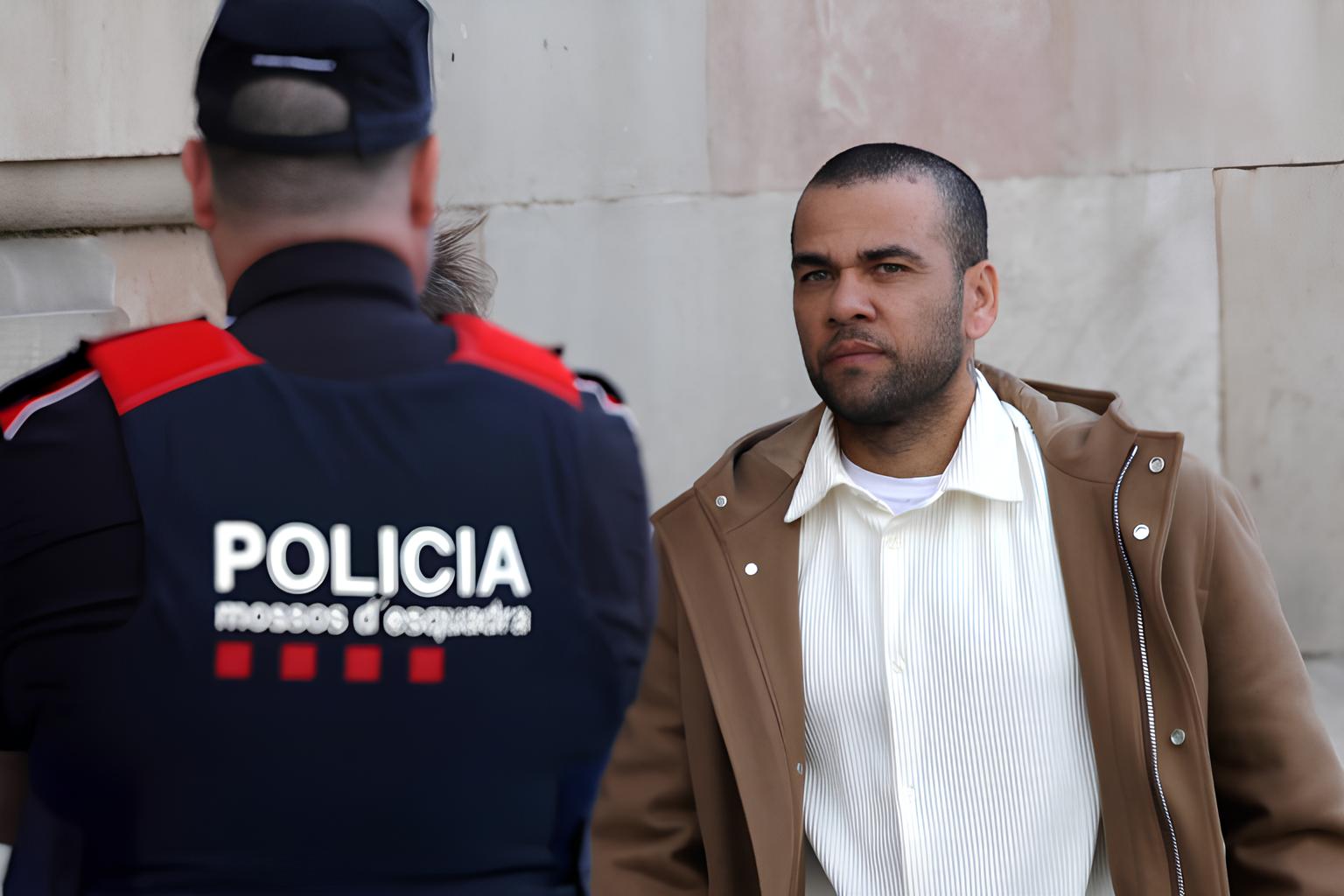 Libertação ou Controvérsia? O Caso Daniel Alves e o Futuro do Futebol Global 3 Libertação ou Controvérsia? O Caso Daniel Alves e o Futuro do Futebol Global Liberta o ou Controv rsia O Caso Daniel Alves e o Futuro do Futebol Global Libertação ou Controvérsia? O Caso Daniel Alves e o Futuro do Futebol Global
