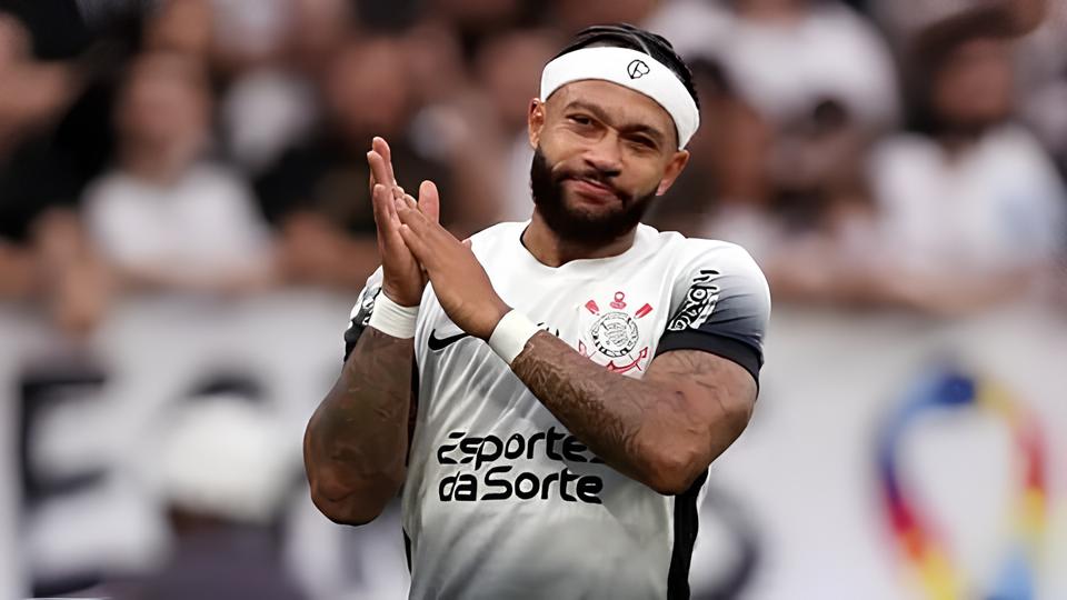 Memphis Depay: O Craque que Veste Terno nos Gramados e Conquista o Mundo 3 Memphis Depay: O Craque que Veste Terno nos Gramados e Conquista o Mundo Memphis Depay O Craque que Veste Terno nos Gramados e Conquista o Mundo Memphis Depay: O Craque que Veste Terno nos Gramados e Conquista o Mundo