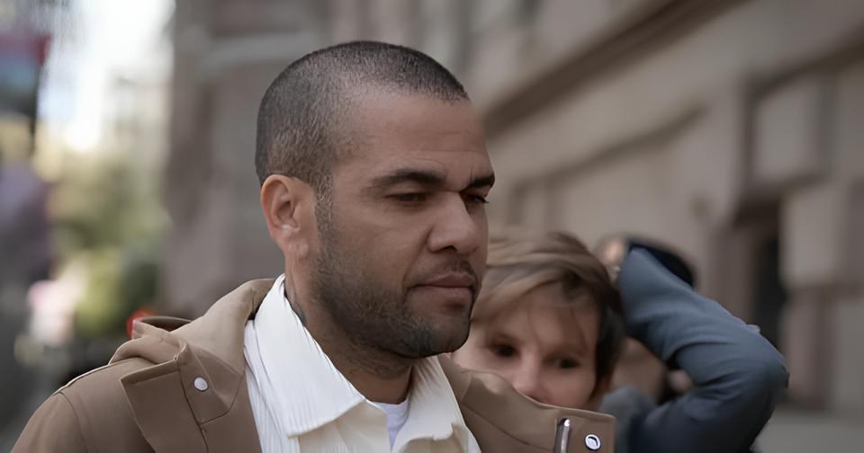 O Caso Dani Alves: Uma Sentença Polêmica que Abalou a Justiça e a Sociedade 3 O Caso Dani Alves: Uma Sentença Polêmica que Abalou a Justiça e a Sociedade O Caso Dani Alves Uma Senten a Pol mica que Abalou a Justi a e a Sociedade O Caso Dani Alves: Uma Sentença Polêmica que Abalou a Justiça e a Sociedade