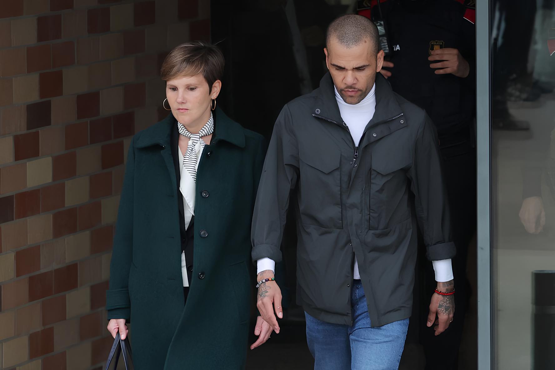 O Caso Daniel Alves: A Reviravolta que Abalou a Justiça Espanhola e Dividiu Opiniões ao Redor do Mundo 3 O Caso Daniel Alves: A Reviravolta que Abalou a Justiça Espanhola e Dividiu Opiniões ao Redor do Mundo O Caso Daniel Alves A Reviravolta que Abalou a Justi a Espanhola e Dividiu Opini es ao Redor do Mundo O Caso Daniel Alves: A Reviravolta que Abalou a Justiça Espanhola e Dividiu Opiniões ao Redor do Mundo
