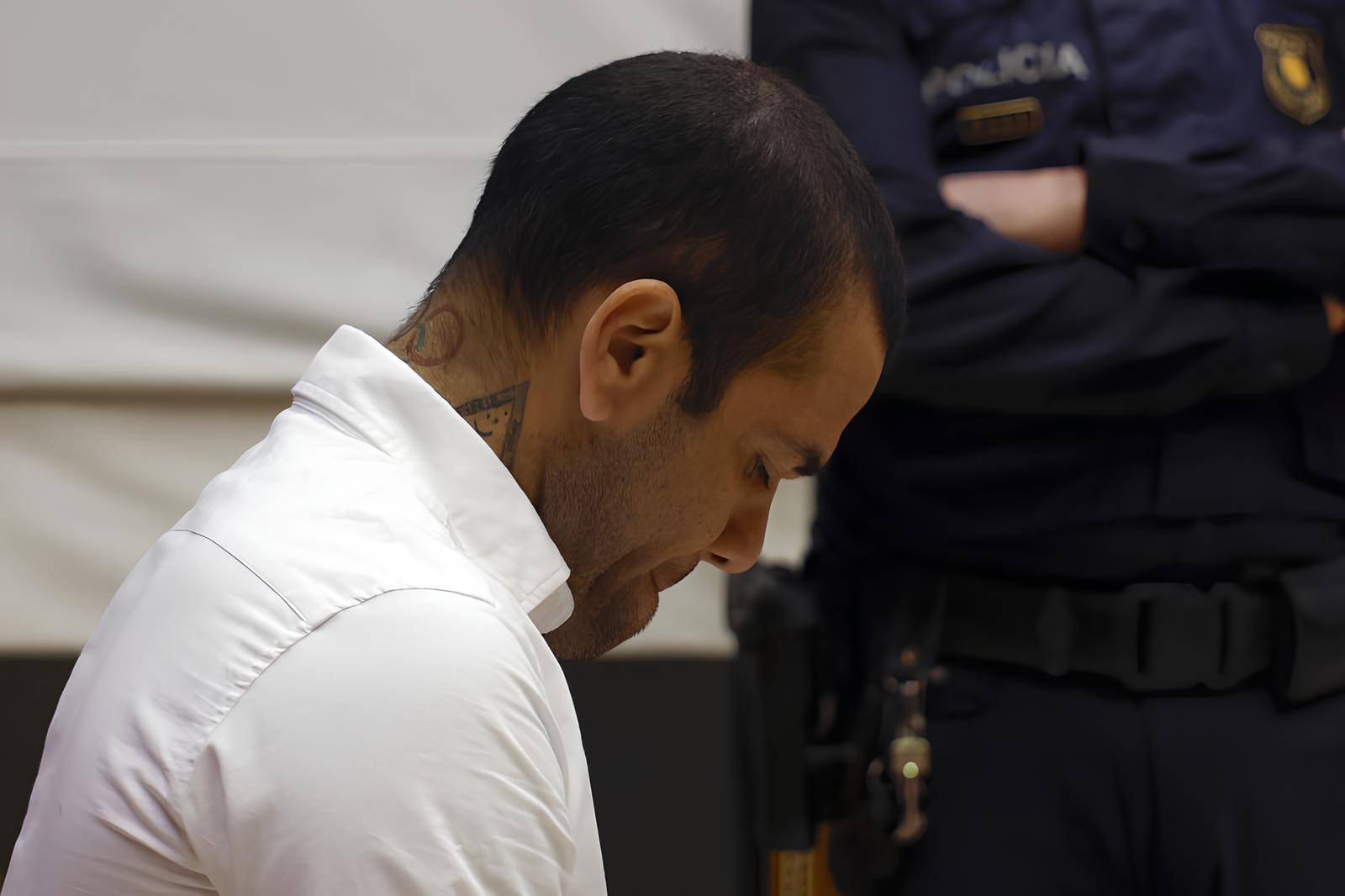 Quem São os Juízes Por Trás da Absolvição de Daniel Alves? Justiça, Gênero e Polêmica em Foco 3 Quem São os Juízes Por Trás da Absolvição de Daniel Alves? Justiça, Gênero e Polêmica em Foco Quem S o os Ju zes Por Tr s da Absolvi o de Daniel Alves Justi a G nero e Pol mica em Foco Quem São os Juízes Por Trás da Absolvição de Daniel Alves? Justiça, Gênero e Polêmica em Foco
