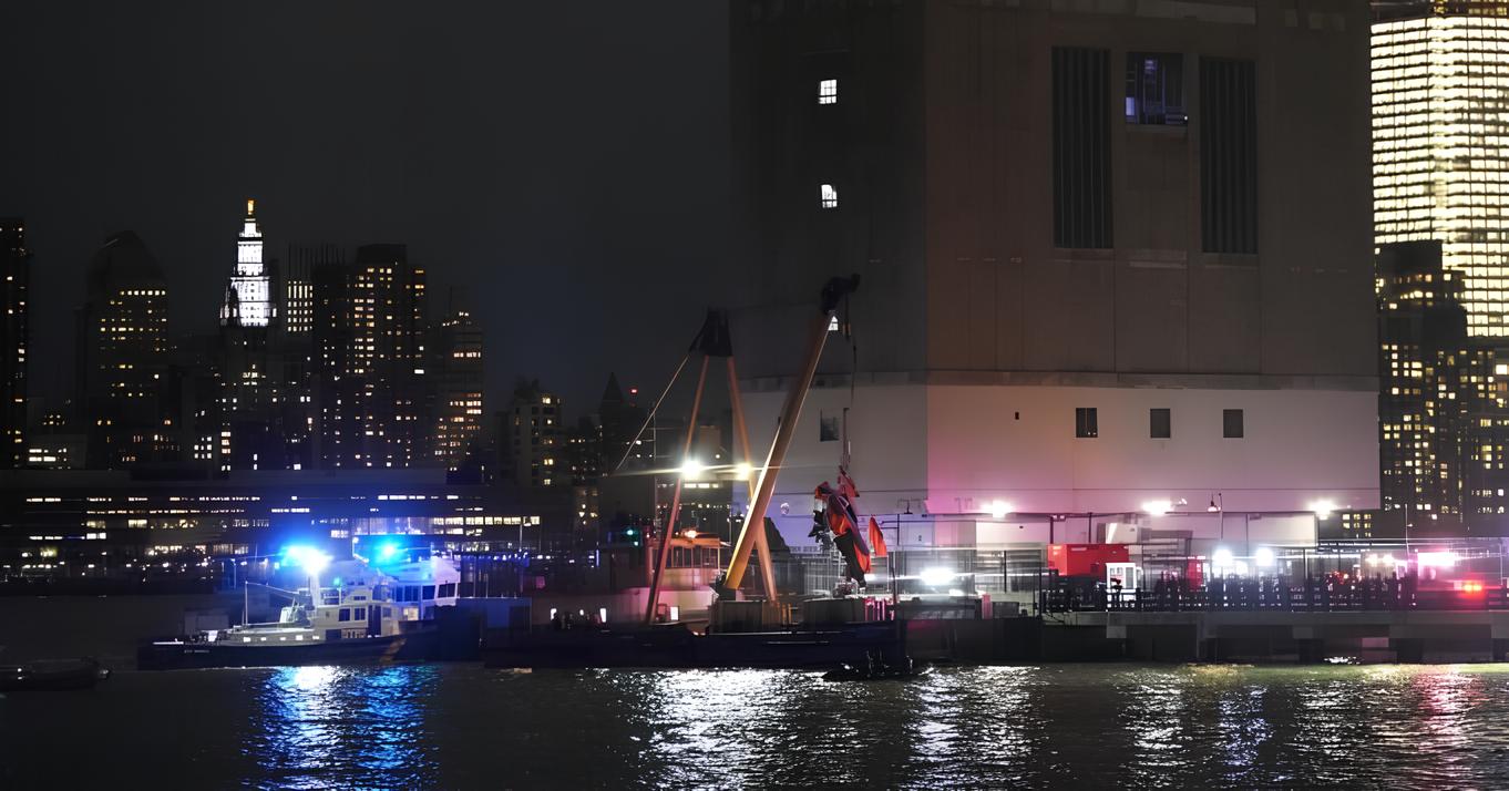 O Fim de uma Era: A Queda dos Céus de Nova York Após Tragédia Fatal no Rio Hudson 3 O Fim de uma Era: A Queda dos Céus de Nova York Após Tragédia Fatal no Rio Hudson O Fim de uma Era A Queda dos C us de Nova York Ap s Trag dia Fatal no Rio Hudson O Fim de uma Era: A Queda dos Céus de Nova York Após Tragédia Fatal no Rio Hudson