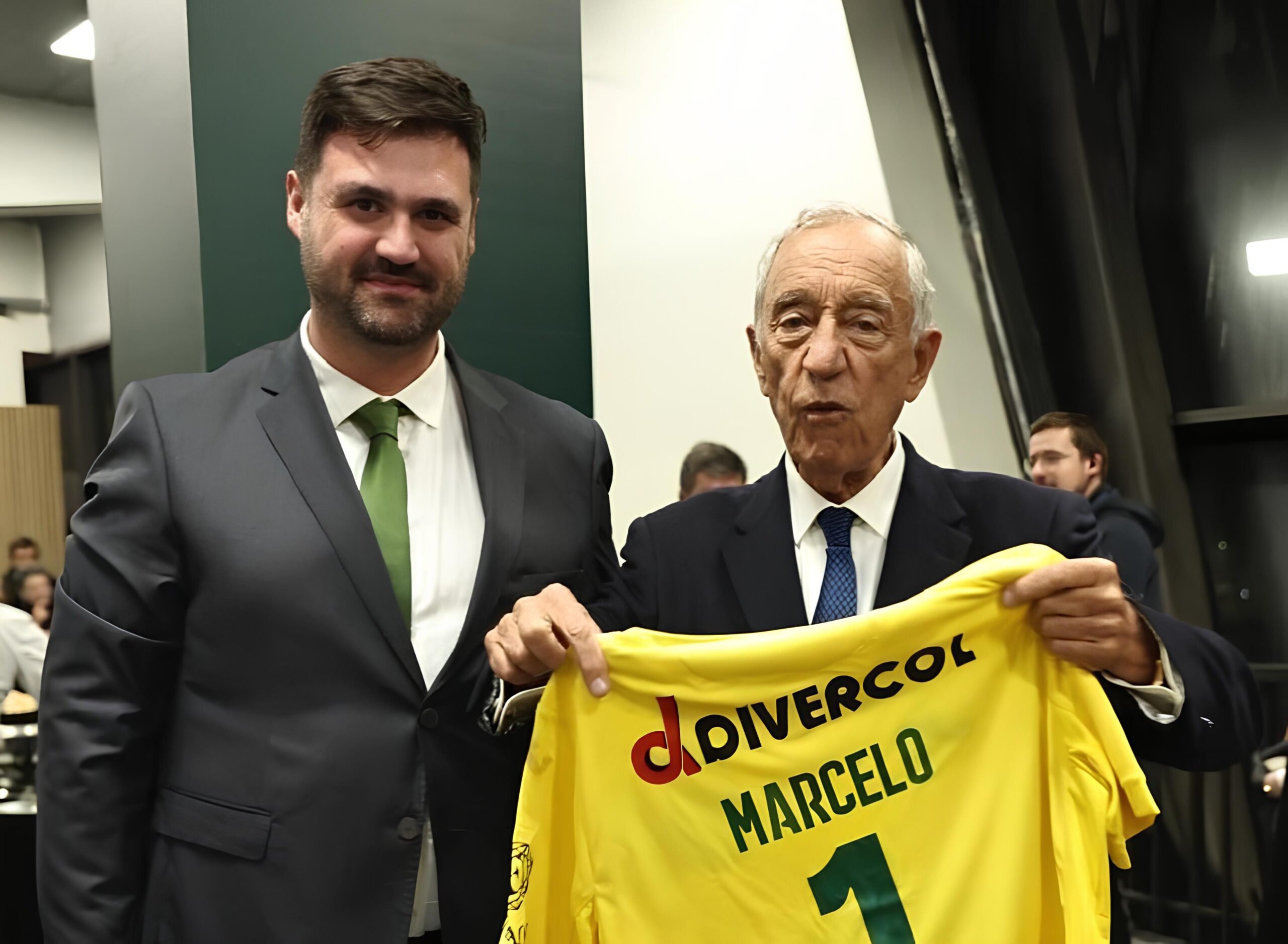 Quando o Futebol Feminino Entra em Campo: A Noite Emocionante de Marcelo Rebelo de Sousa no Estádio Capital do Móvel 3 Quando o Futebol Feminino Entra em Campo: A Noite Emocionante de Marcelo Rebelo de Sousa no Estádio Capital do Móvel Quando o Futebol Feminino Entra em Campo A Noite Emocionante de Marcelo Rebelo de Sousa no Est dio Capital do M vel scaled Quando o Futebol Feminino Entra em Campo: A Noite Emocionante de Marcelo Rebelo de Sousa no Estádio Capital do Móvel