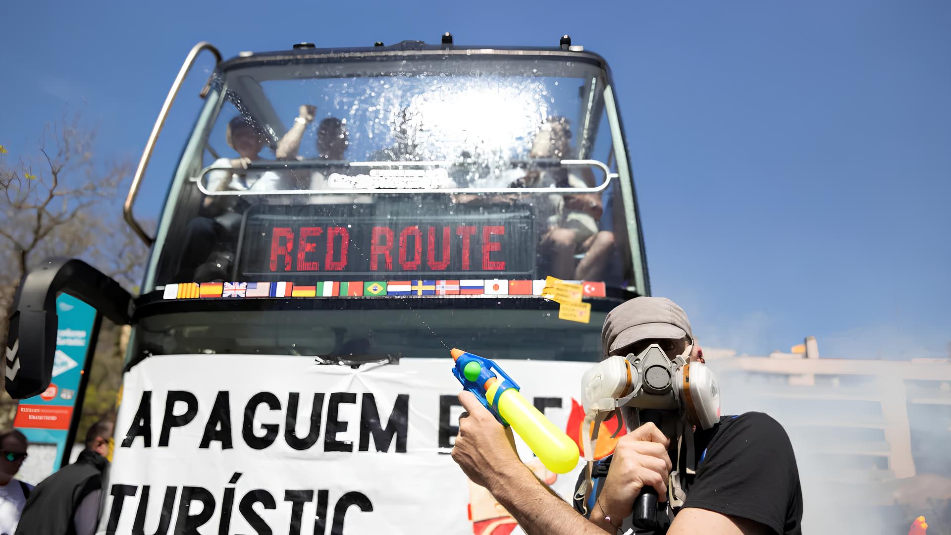 Turismo em Fúria: Quando a Beleza da Sagrada Família Vira Protesto e Água – O Que Está em Jogo? 3 Turismo em Fúria: Quando a Beleza da Sagrada Família Vira Protesto e Água – O Que Está em Jogo? Turismo em F ria Quando a Beleza da Sagrada Fam lia Vira Protesto e gua O Que Est em Jogo Turismo em Fúria: Quando a Beleza da Sagrada Família Vira Protesto e Água – O Que Está em Jogo?