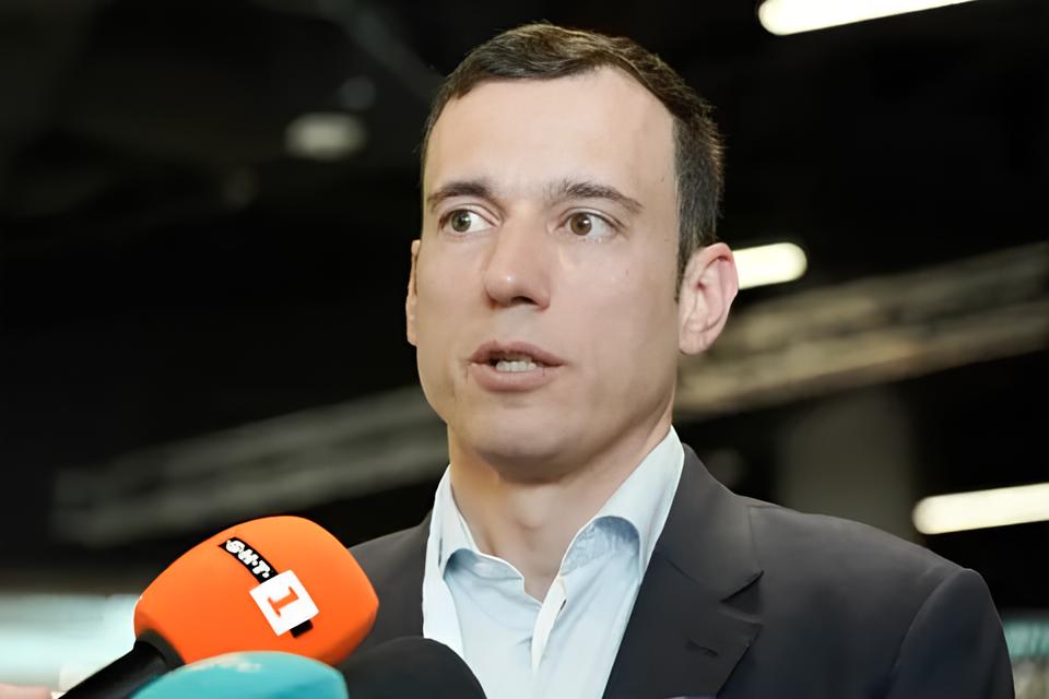 Um Caso Explosivo no Supremo: O Conflito de Poderes na Extradição de Vasil Vasilev 3 Um Caso Explosivo no Supremo: O Conflito de Poderes na Extradição de Vasil Vasilev Um Caso Explosivo no Supremo: O Conflito de Poderes na Extradição de Vasil Vasilev