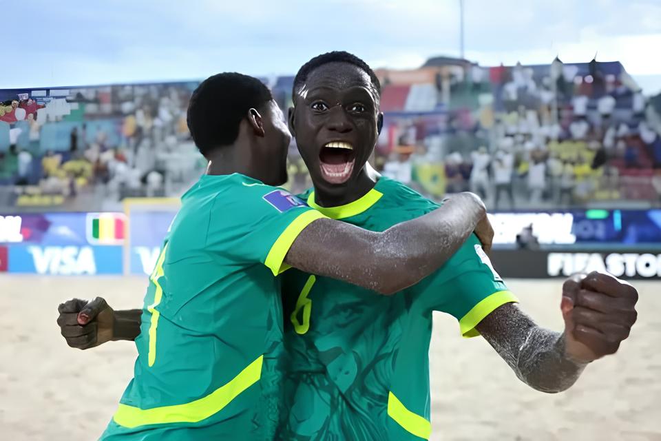 Brasil Destrói Espanha e Está a Um Passo da Glória no Beach Soccer: A Marcha Rumo à Sétima Estrela 3 Brasil Destrói Espanha e Está a Um Passo da Glória no Beach Soccer: A Marcha Rumo à Sétima Estrela Brasil Destr i Espanha e Est a Um Passo da Gl ria no Beach Soccer A Marcha Rumo S tima Estrela Brasil Destrói Espanha e Está a Um Passo da Glória no Beach Soccer: A Marcha Rumo à Sétima Estrela
