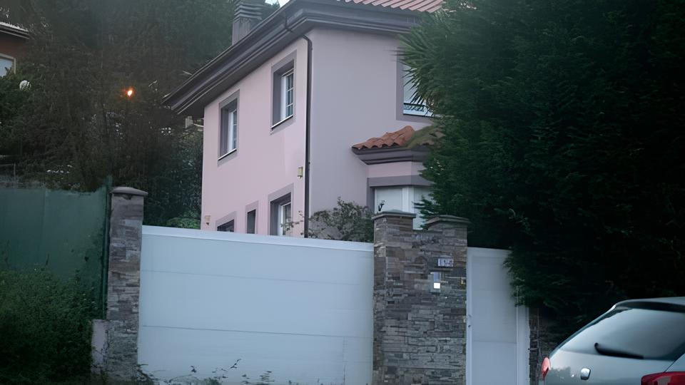 Casa dos Horrores: Quando o Confinamento Doméstico Revela os Abismos da Humanidade 3 Casa dos Horrores: Quando o Confinamento Doméstico Revela os Abismos da Humanidade Casa dos Horrores Quando o Confinamento Dom stico Revela os Abismos da Humanidade Casa dos Horrores: Quando o Confinamento Doméstico Revela os Abismos da Humanidade