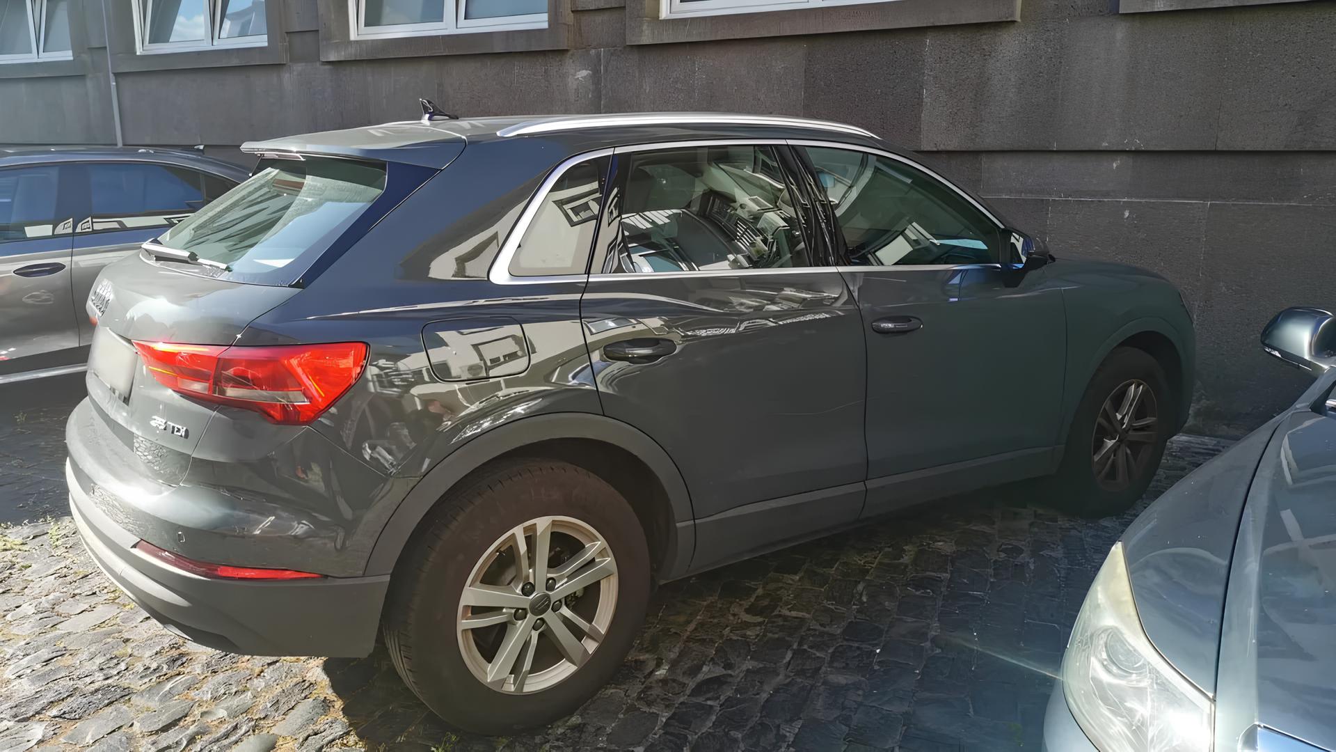 Como Um Carro Furtado em Espanha Aterrissou Numa Oficina da Madeira: O Caso Que Intriga Portugal 3 Como Um Carro Furtado em Espanha Aterrissou Numa Oficina da Madeira: O Caso Que Intriga Portugal Como Um Carro Furtado em Espanha Aterrissou Numa Oficina da Madeira O Caso Que Intriga Portugal Como Um Carro Furtado em Espanha Aterrissou Numa Oficina da Madeira: O Caso Que Intriga Portugal