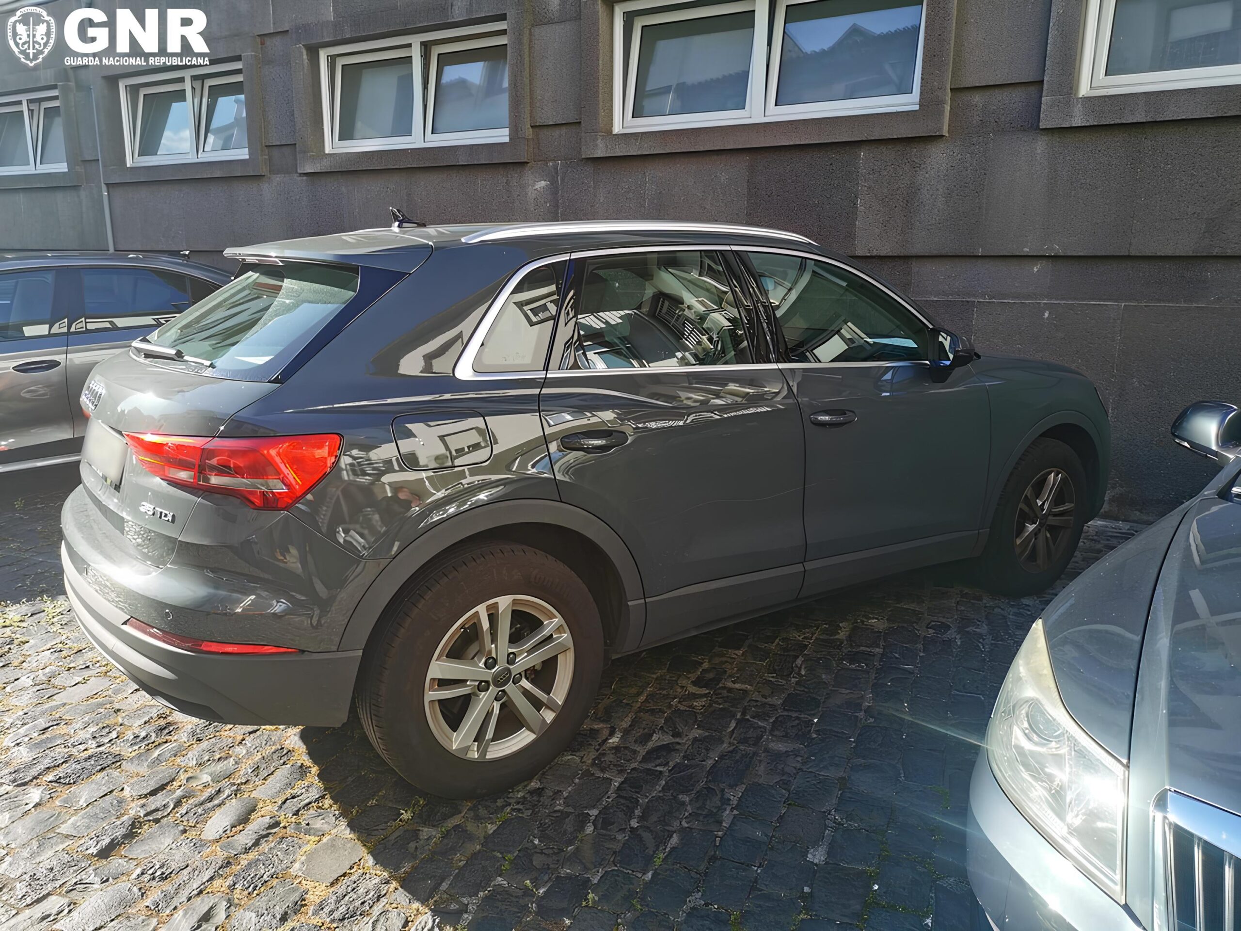 Como a GNR Desvendou um Caso de Furto Internacional e Recuperou uma Viatura Furtada na Madeira: Um Olhar Aprofundado sobre a Criminalidade Transfronteiriça 3 Como a GNR Desvendou um Caso de Furto Internacional e Recuperou uma Viatura Furtada na Madeira: Um Olhar Aprofundado sobre a Criminalidade Transfronteiriça Como a GNR Desvendou um Caso de Furto Internacional e Recuperou uma Viatura Furtada na Madeira Um Olhar Aprofundado sobre a Criminalidade Transfronteiri a scaled Como a GNR Desvendou um Caso de Furto Internacional e Recuperou uma Viatura Furtada na Madeira: Um Olhar Aprofundado sobre a Criminalidade Transfronteiriça
