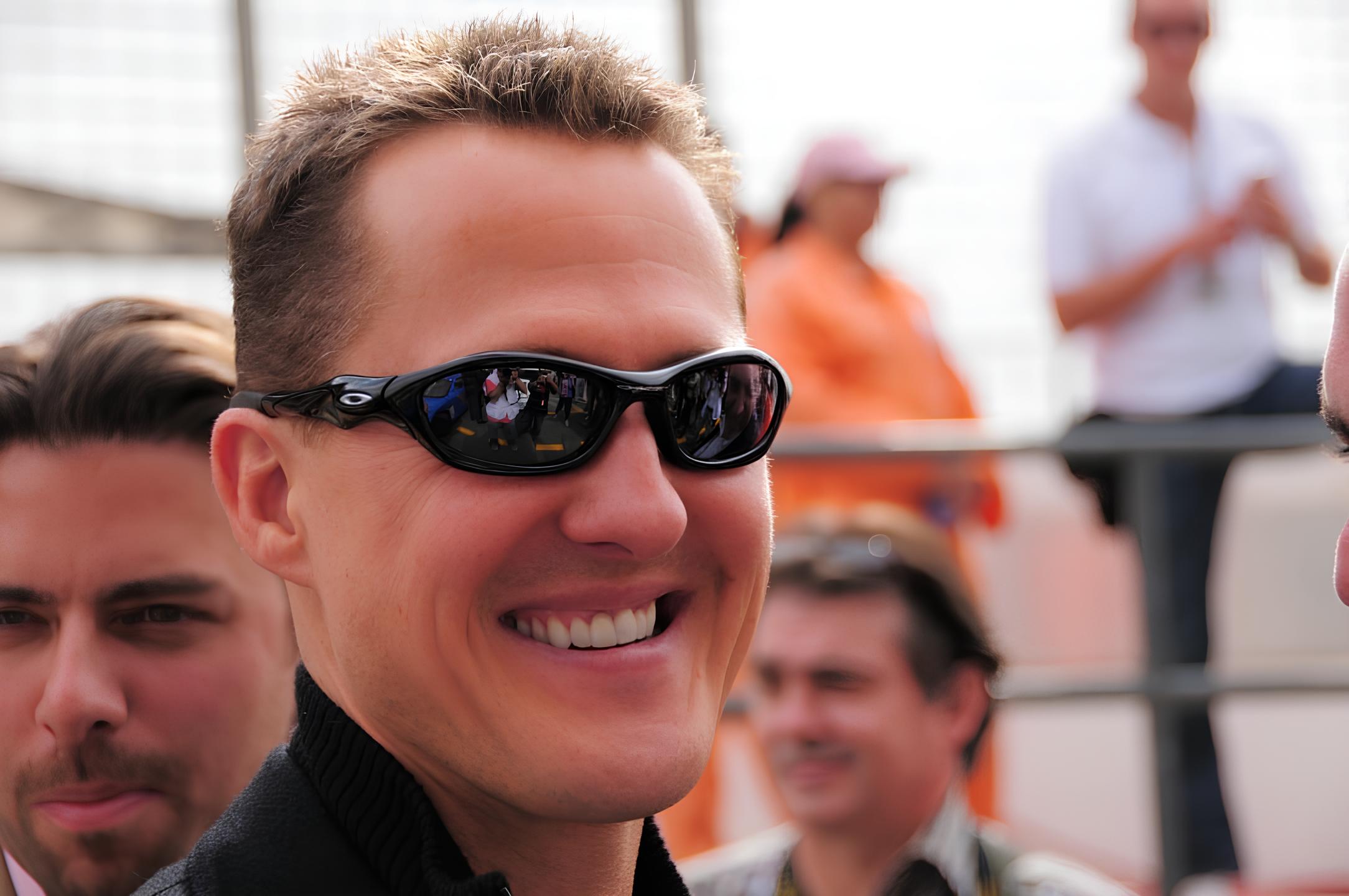 O Casamento Que Abalou o Mundo: Como Michael Schumacher Voltou à Cena em Maiorca 3 O Casamento Que Abalou o Mundo: Como Michael Schumacher Voltou à Cena em Maiorca O Casamento Que Abalou o Mundo Como Michael Schumacher Voltou Cena em Maiorca O Casamento Que Abalou o Mundo: Como Michael Schumacher Voltou à Cena em Maiorca