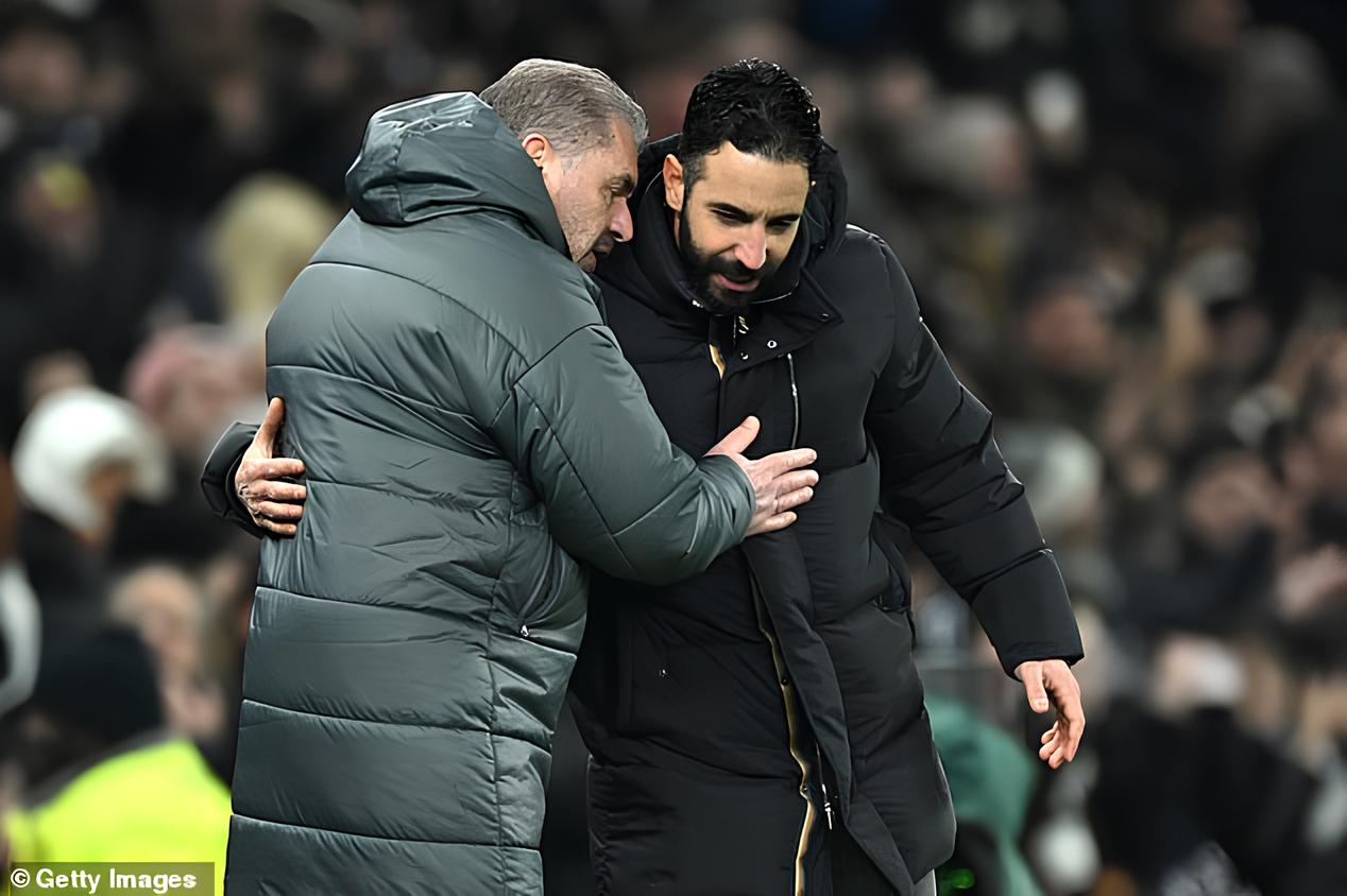 O Clássico Inglês Que Virou um Drama Espanhol: Conflitos e Paixões Antes da Final da Liga Europa 3 O Clássico Inglês Que Virou um Drama Espanhol: Conflitos e Paixões Antes da Final da Liga Europa O Clássico Inglês Que Virou um Drama Espanhol: Conflitos e Paixões Antes da Final da Liga Europa