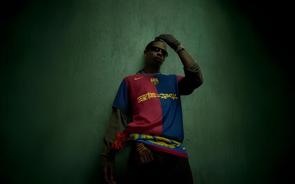 Quando o Futebol Encontra a Música: O Dia em que o Barcelona Trocou Escudos por Logotipos de Rappers 3 Quando o Futebol Encontra a Música: O Dia em que o Barcelona Trocou Escudos por Logotipos de Rappers Quando o Futebol Encontra a M sica O Dia em que o Barcelona Trocou Escudos por Logotipos de Rappers Quando o Futebol Encontra a Música: O Dia em que o Barcelona Trocou Escudos por Logotipos de Rappers