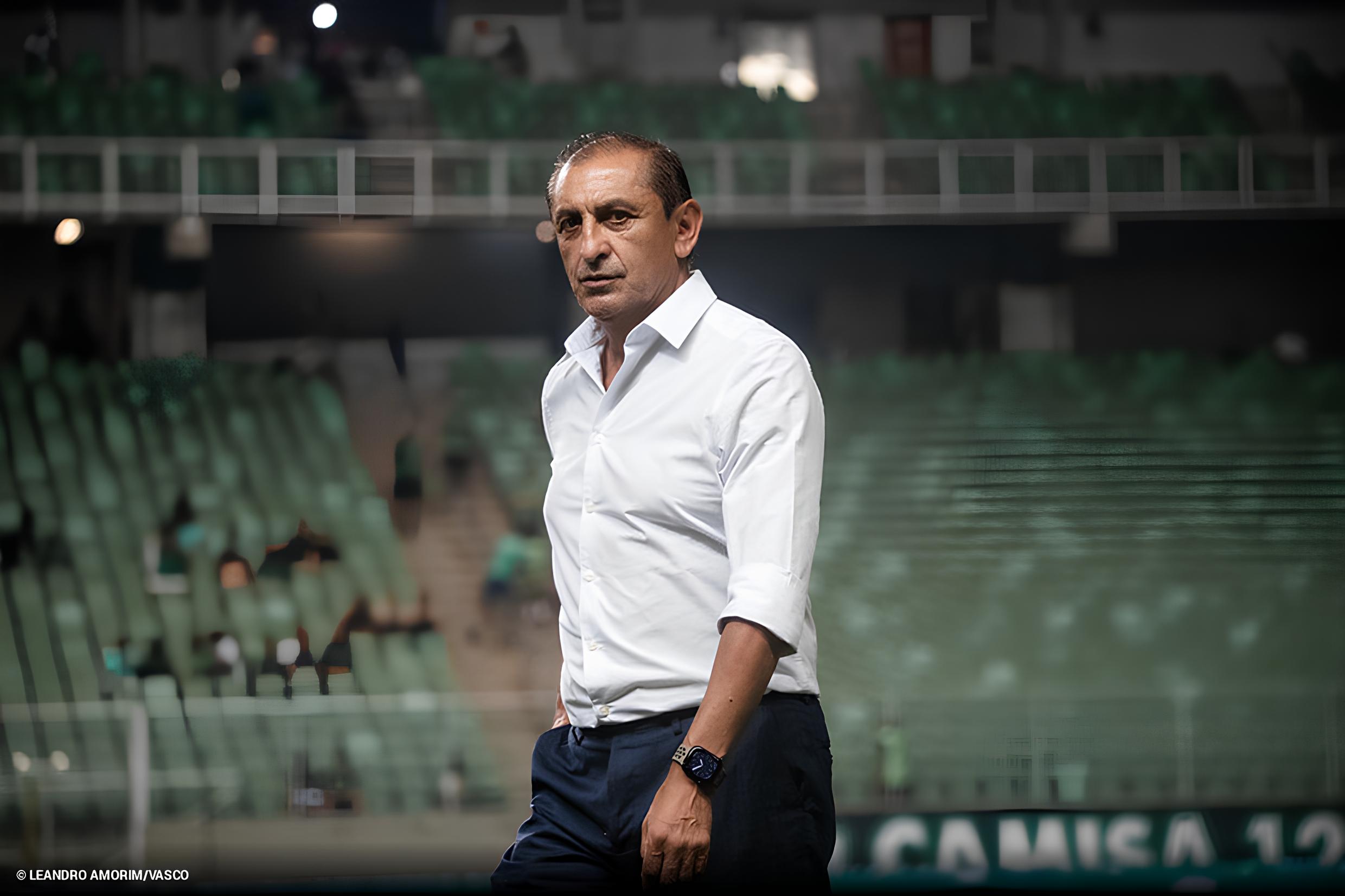 Ramón Díaz: O Retorno do Mestre ao Futebol Árabe – Uma História de Redenção e Títulos 3 Ramón Díaz: O Retorno do Mestre ao Futebol Árabe – Uma História de Redenção e Títulos Ram n D az O Retorno do Mestre ao Futebol rabe Uma Hist ria de Reden o e T tulos Ramón Díaz: O Retorno do Mestre ao Futebol Árabe – Uma História de Redenção e Títulos