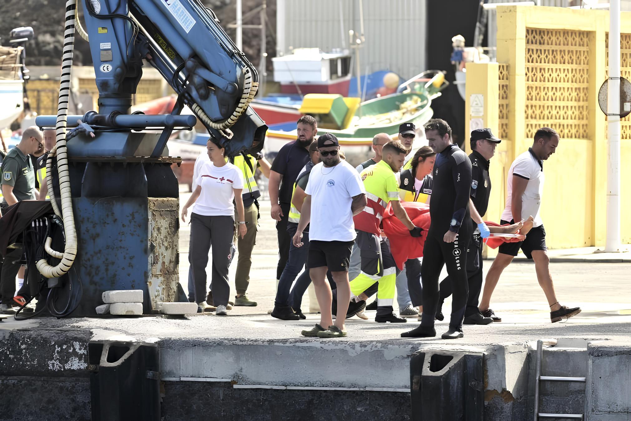 Sete Mortos e Seis Feridos nas Canárias: O Dia em que o Mar Engoliu Sonhos e Esperanças 3 Sete Mortos e Seis Feridos nas Canárias: O Dia em que o Mar Engoliu Sonhos e Esperanças Sete Mortos e Seis Feridos nas Can rias O Dia em que o Mar Engoliu Sonhos e Esperan as Sete Mortos e Seis Feridos nas Canárias: O Dia em que o Mar Engoliu Sonhos e Esperanças