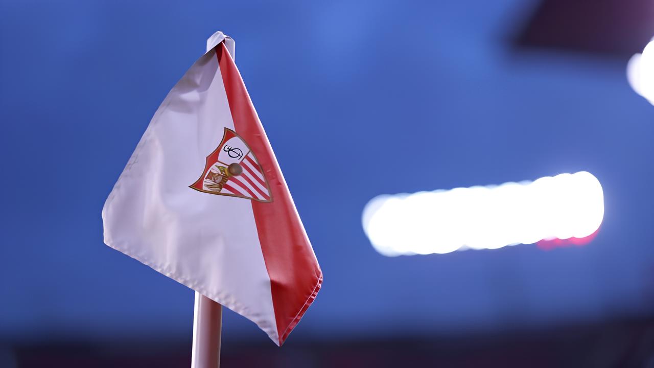 Torcida Furiosa Invade Centro de Treinamento do Sevilla: O Que Está em Jogo Além da Classificação? 3 Torcida Furiosa Invade Centro de Treinamento do Sevilla: O Que Está em Jogo Além da Classificação? Torcida Furiosa Invade Centro de Treinamento do Sevilla O Que Est em Jogo Al m da Classifica o Torcida Furiosa Invade Centro de Treinamento do Sevilla: O Que Está em Jogo Além da Classificação?