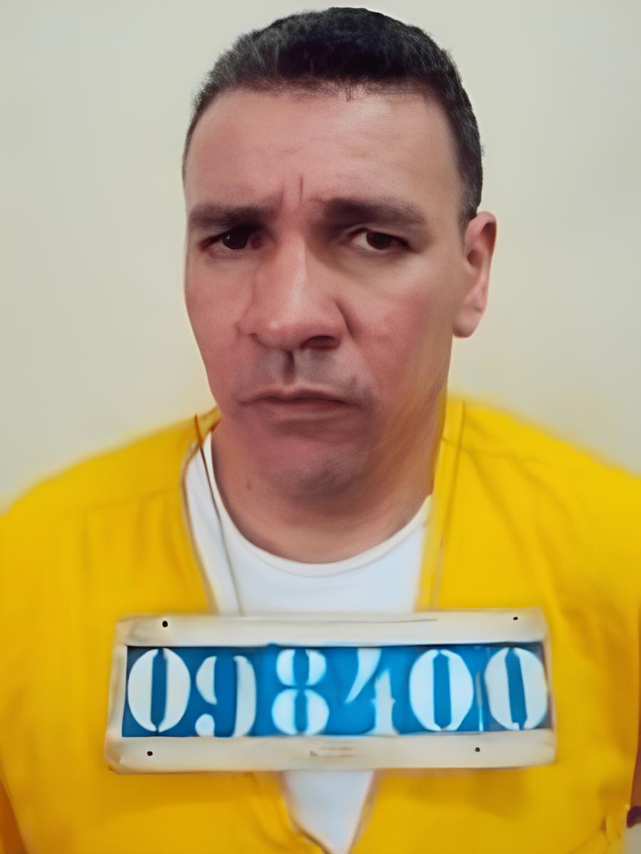 Tuta, o Fugitivo do PCC: Como um Ex-Líder do Crime Organizado Tentou Enganar o Mundo com Passaporte Falso e Planos de Fuga para a Espanha 3 Tuta, o Fugitivo do PCC: Como um Ex-Líder do Crime Organizado Tentou Enganar o Mundo com Passaporte Falso e Planos de Fuga para a Espanha Tuta, o Fugitivo do PCC: Como um Ex-Líder do Crime Organizado Tentou Enganar o Mundo com Passaporte Falso e Planos de Fuga para a Espanha