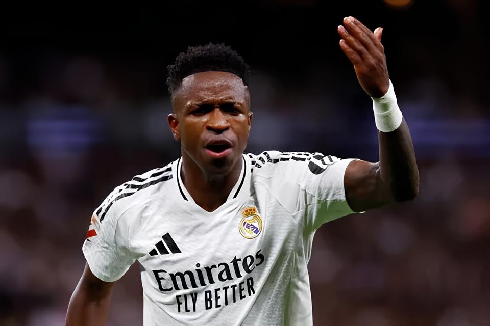 Vinícius Jr. e o Fogo Cruzado: Por Que as Críticas ao Craque do Real Madrid São Apenas o Começo de Uma Nova Era? 3 Vinícius Jr. e o Fogo Cruzado: Por Que as Críticas ao Craque do Real Madrid São Apenas o Começo de Uma Nova Era? Vin cius Jr e o Fogo Cruzado Por Que as Cr ticas ao Craque do Real Madrid S o Apenas o Come o de Uma Nova Era Vinícius Jr. e o Fogo Cruzado: Por Que as Críticas ao Craque do Real Madrid São Apenas o Começo de Uma Nova Era?