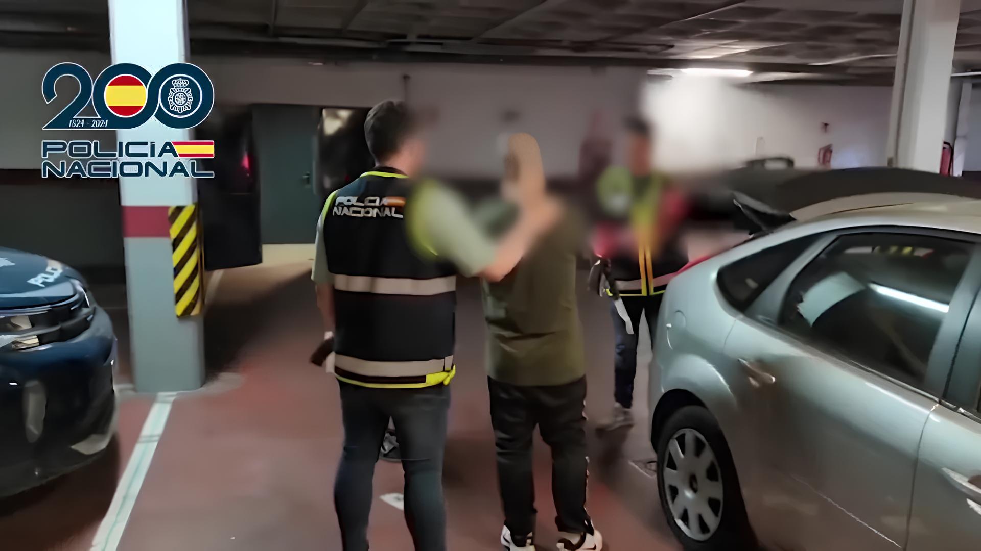 A Sombra do Crime Digital Quando a Sala de Aula se Torna um Campo de Batalha Contra o Abuso Infantil A Sombra do Crime Digital: Quando a Sala de Aula se Torna um Campo de Batalha Contra o Abuso Infantil