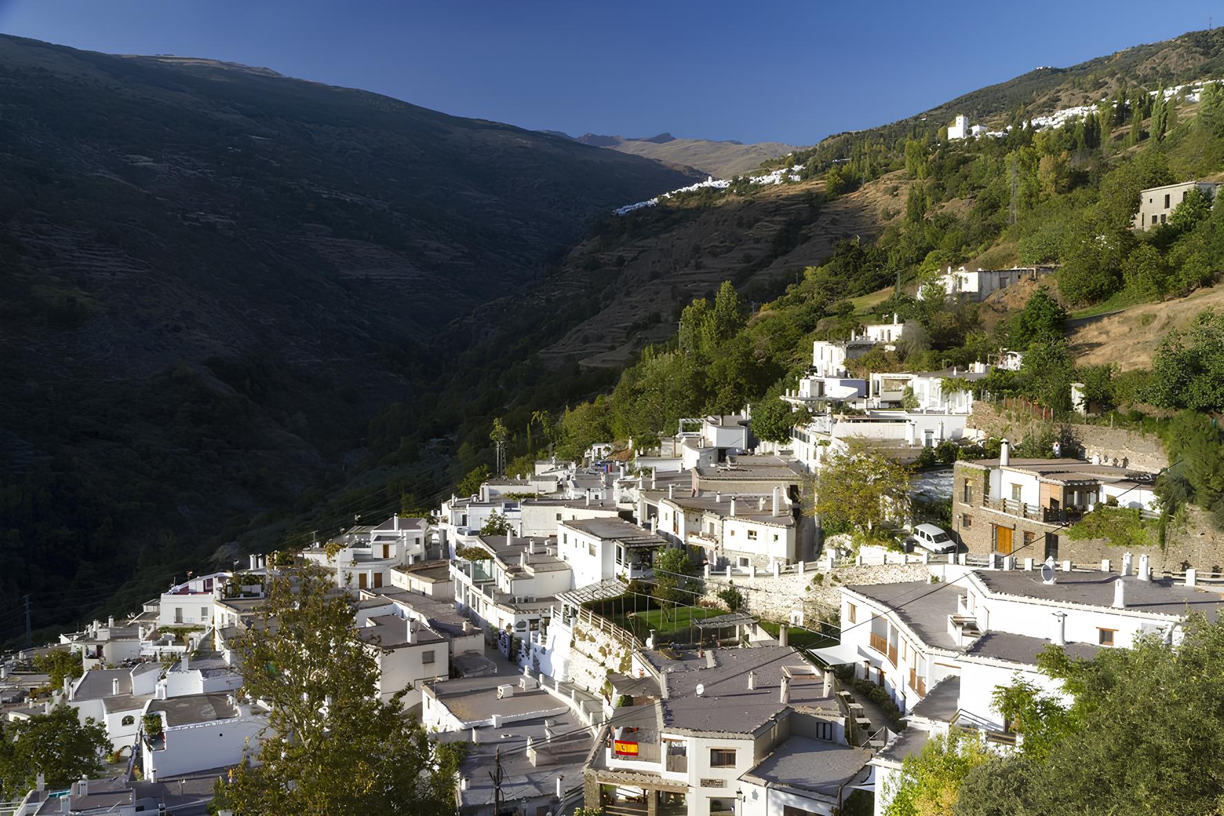 A Cidade Onde Morrer é Proibido: Descubra a História Inusitada de Lanjaron, na Espanha 1 A Cidade Onde Morrer é Proibido: Descubra a História Inusitada de Lanjaron, na Espanha A Cidade Onde Morrer Proibido Descubra a Hist ria Inusitada de Lanjaron na Espanha A Cidade Onde Morrer é Proibido: Descubra a História Inusitada de Lanjaron, na Espanha