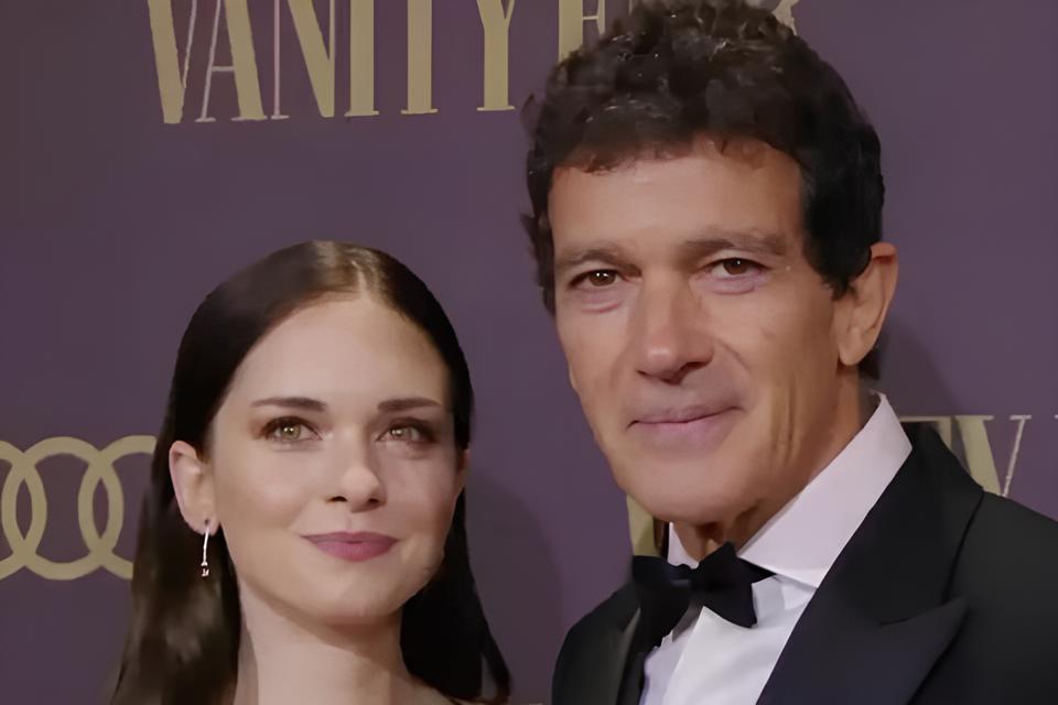 Quando Hollywood Encontra o Brasil: Agatha Moreira e Antonio Banderas em uma Jornada Inesquecível por Málaga 3 Quando Hollywood Encontra o Brasil: Agatha Moreira e Antonio Banderas em uma Jornada Inesquecível por Málaga Quando Hollywood Encontra o Brasil Agatha Moreira e Antonio Banderas em uma Jornada Inesquec vel por M laga Quando Hollywood Encontra o Brasil: Agatha Moreira e Antonio Banderas em uma Jornada Inesquecível por Málaga