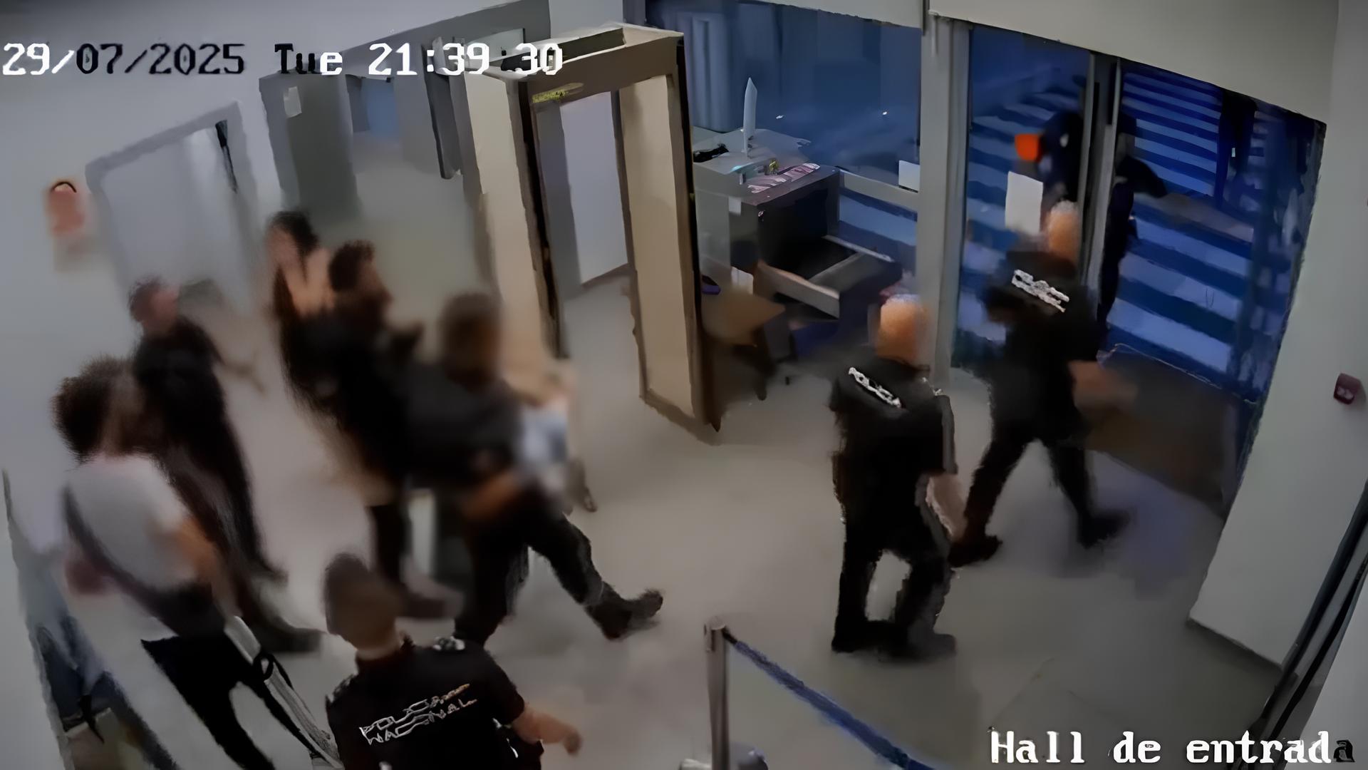 Quando o Tempo Para: Como Três Agentes Salvaram um Bebê em Saragoça e Nos Fizeram Refletir Sobre a Fragilidade da Vida 1 Quando o Tempo Para: Como Três Agentes Salvaram um Bebê em Saragoça e Nos Fizeram Refletir Sobre a Fragilidade da Vida Quando o Tempo Para Como Tr s Agentes Salvaram um Beb em Sarago a e Nos Fizeram Refletir Sobre a Fragilidade da Vida Quando o Tempo Para: Como Três Agentes Salvaram um Bebê em Saragoça e Nos Fizeram Refletir Sobre a Fragilidade da Vida