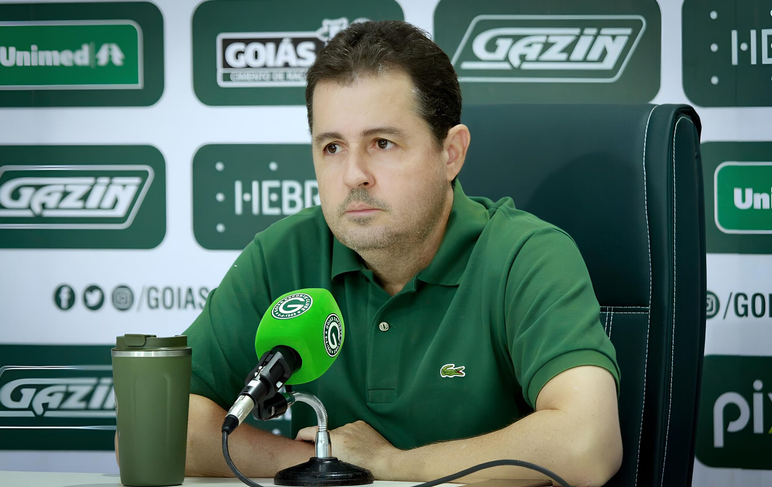 A Polêmica Que Agitou Goiás: O Jogo de Forças Entre Atlético-GO, Goiás e Vila Nova na Luta Pelo Futebol 1 A Polêmica Que Agitou Goiás: O Jogo de Forças Entre Atlético-GO, Goiás e Vila Nova na Luta Pelo Futebol A Pol mica Que Agitou Goi s O Jogo de For as Entre Atl tico GO Goi s e Vila Nova na Luta Pelo Futebol scaled A Polêmica Que Agitou Goiás: O Jogo de Forças Entre Atlético-GO, Goiás e Vila Nova na Luta Pelo Futebol