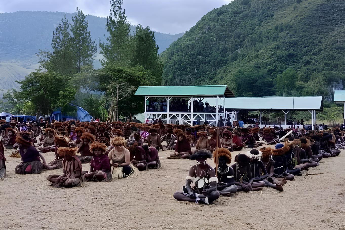 Festival Cultural do Vale Baliem: Quando o Passado Encontra o Futuro em Wamena 1 Festival Cultural do Vale Baliem: Quando o Passado Encontra o Futuro em Wamena Festival Cultural do Vale Baliem Quando o Passado Encontra o Futuro em Wamena Festival Cultural do Vale Baliem: Quando o Passado Encontra o Futuro em Wamena
