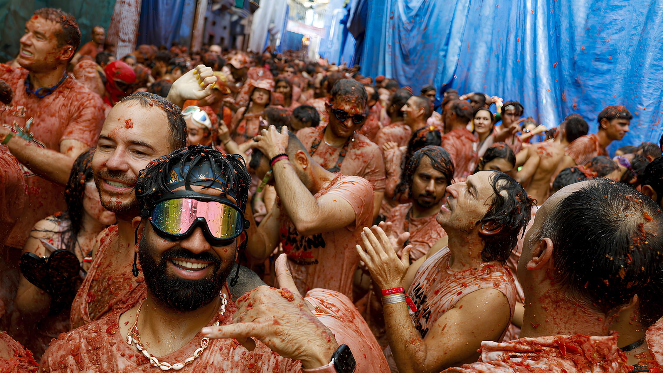 La Tomatina: Quando o Caos de Tomates se Torna Terapia Coletiva na Espanha 1 La Tomatina: Quando o Caos de Tomates se Torna Terapia Coletiva na Espanha La Tomatina Quando o Caos de Tomates se Torna Terapia Coletiva na Espanha La Tomatina: Quando o Caos de Tomates se Torna Terapia Coletiva na Espanha