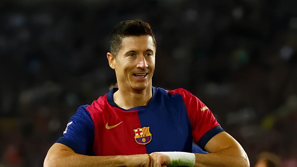 Por que Lewandowski Recusou uma Fortuna Inimaginável e Decidiu Ficar no Barcelona? A História por Trás da Escolha do Craque 1 Por que Lewandowski Recusou uma Fortuna Inimaginável e Decidiu Ficar no Barcelona? A História por Trás da Escolha do Craque Por que Lewandowski Recusou uma Fortuna Inimagin vel e Decidiu Ficar no Barcelona A Hist ria por Tr s da Escolha do Craque Por que Lewandowski Recusou uma Fortuna Inimaginável e Decidiu Ficar no Barcelona? A História por Trás da Escolha do Craque