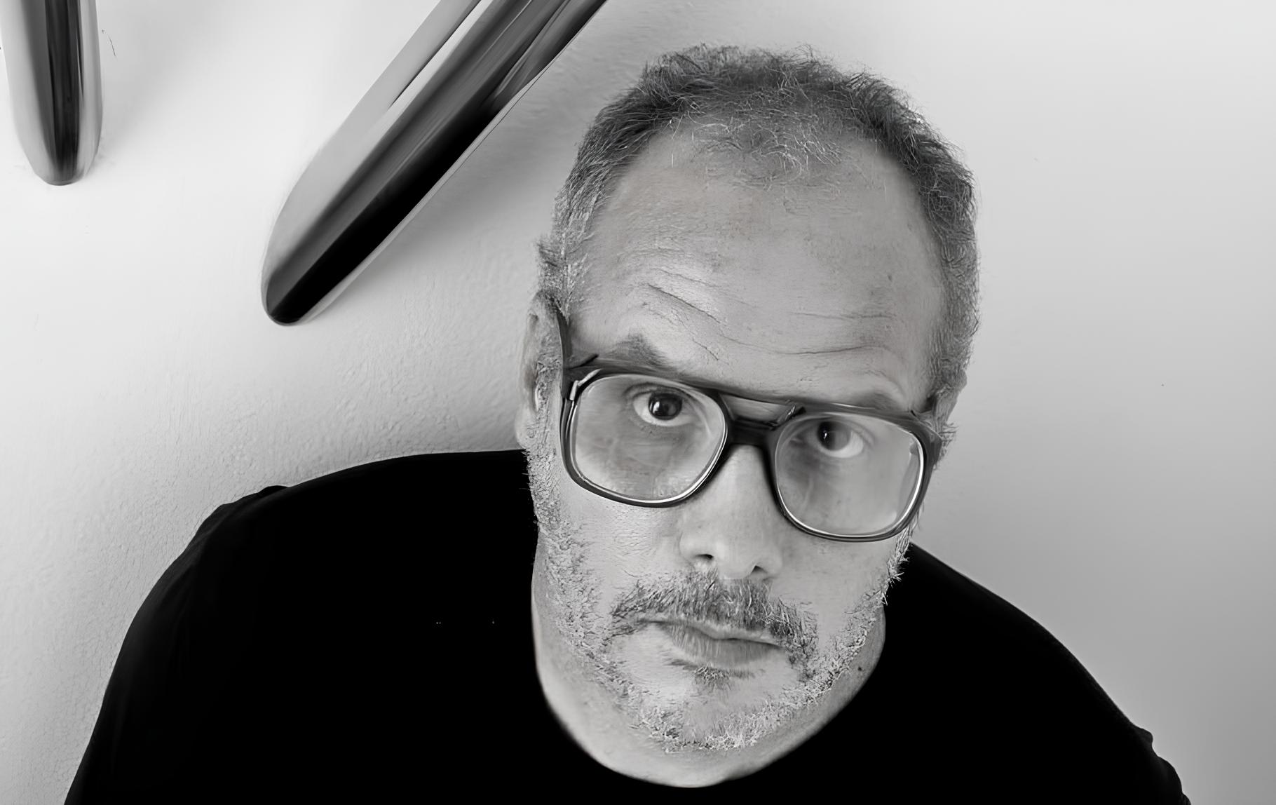 Narcélio Grud: O Artista Cearense Que Conquistou a Europa com Arte Urbana e Instalações Interativas 1 Narcélio Grud: O Artista Cearense Que Conquistou a Europa com Arte Urbana e Instalações Interativas Narc lio Grud O Artista Cearense Que Conquistou a Europa com Arte Urbana e Instala es Interativas Narcélio Grud: O Artista Cearense Que Conquistou a Europa com Arte Urbana e Instalações Interativas