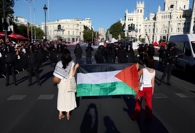 Quando o Esporte Encontra a Política: O Caso da Vuelta e os Protestos Anti-Israel que Abalaram a Espanha 1 Quando o Esporte Encontra a Política: O Caso da Vuelta e os Protestos Anti-Israel que Abalaram a Espanha Quando o Esporte Encontra a Pol tica O Caso da Vuelta e os Protestos Anti Israel que Abalaram a Espanha Quando o Esporte Encontra a Política: O Caso da Vuelta e os Protestos Anti-Israel que Abalaram a Espanha